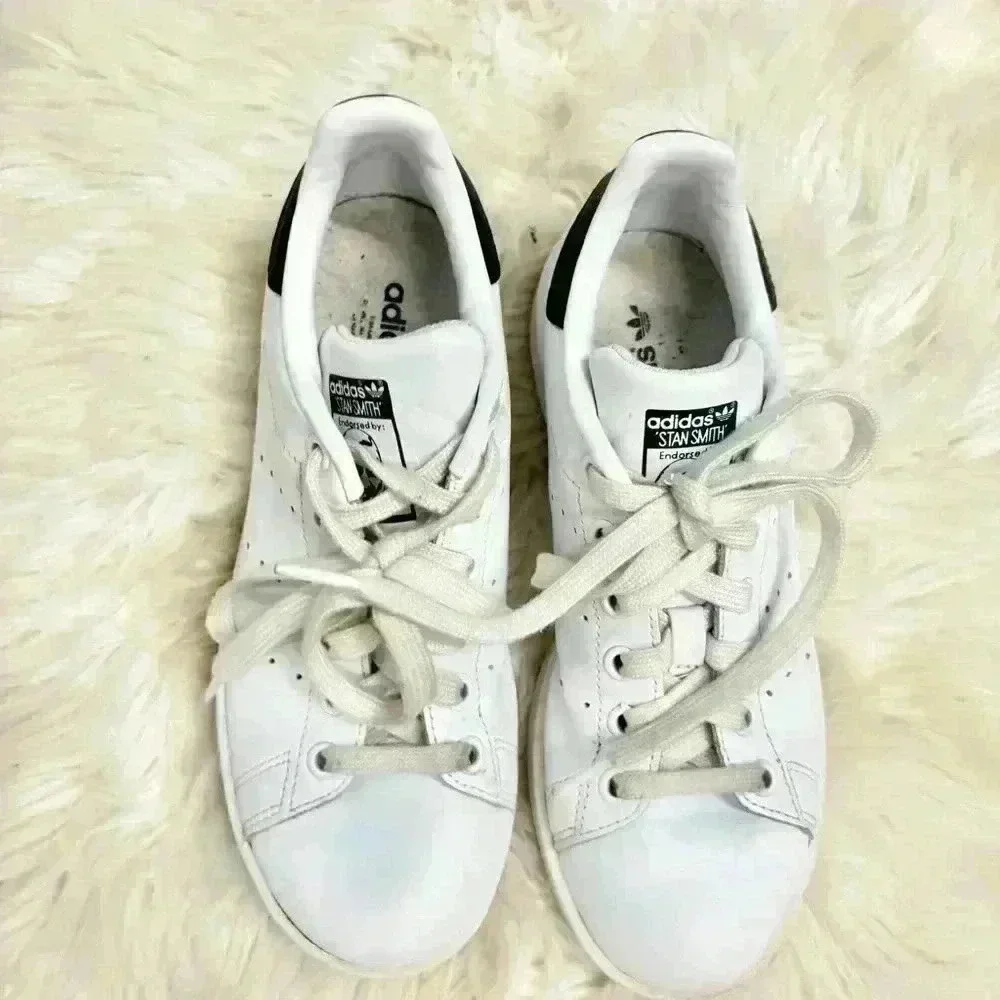 Stan smith adidas white navy blue wmns sz 5.5 U.K. sz 4